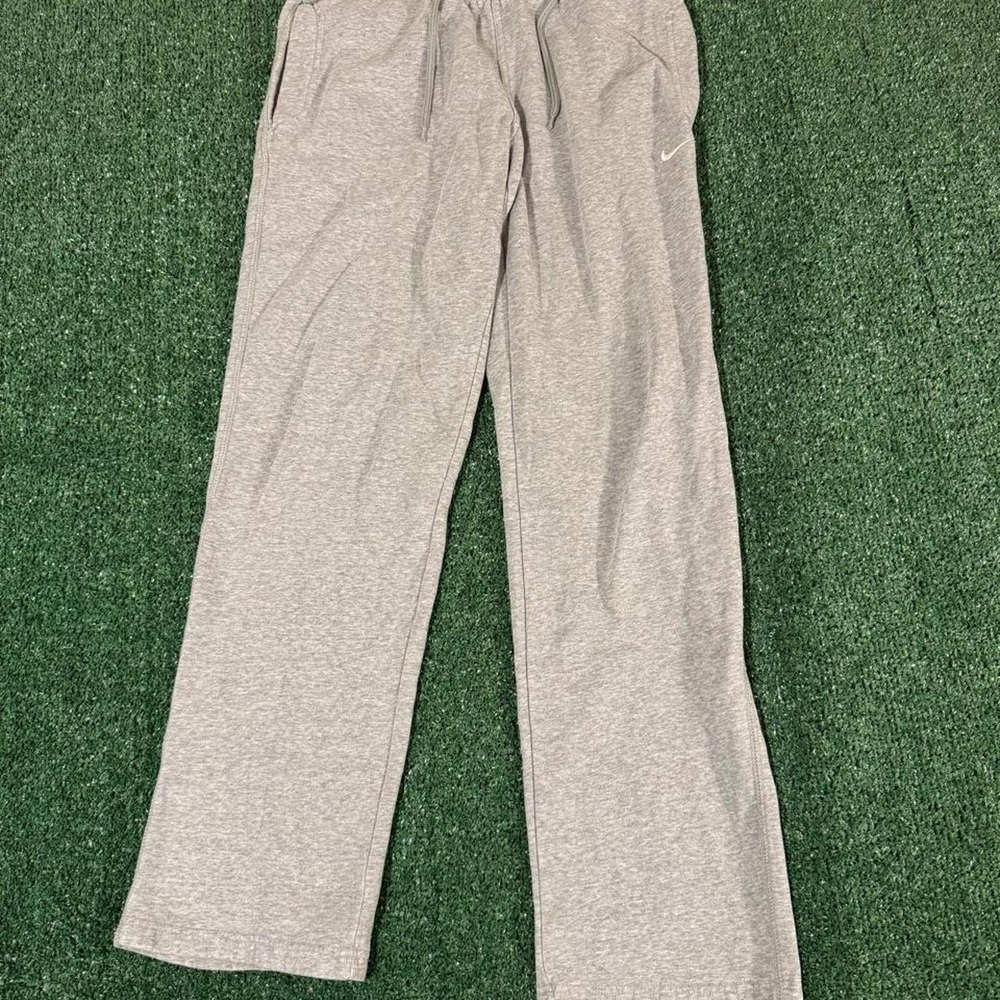 Nike Mens Heather Gray Uncuffed Fleece Sweatpants Straight Leg Small 0353